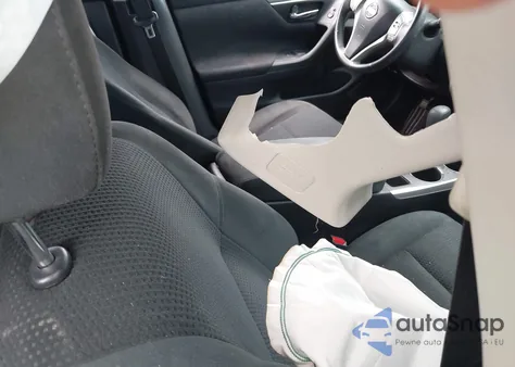 2015 Nissan Altima 2.5 Sv из США, поврежденный, VIN 1N4AL3AP1FC193801